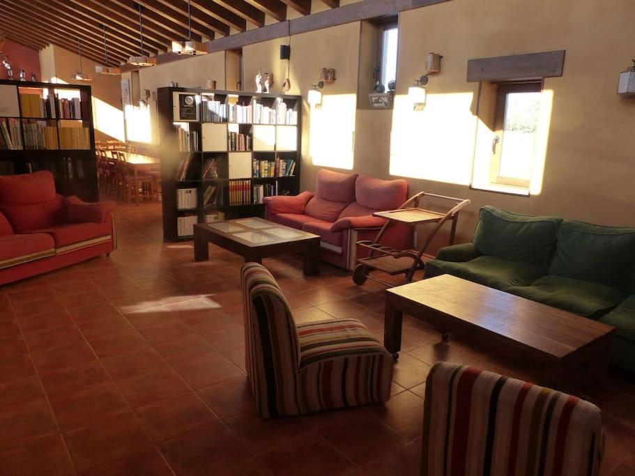 Hotel Albergue Bioclimatico Sabinares Del Arlanza Puentedura Exterior photo