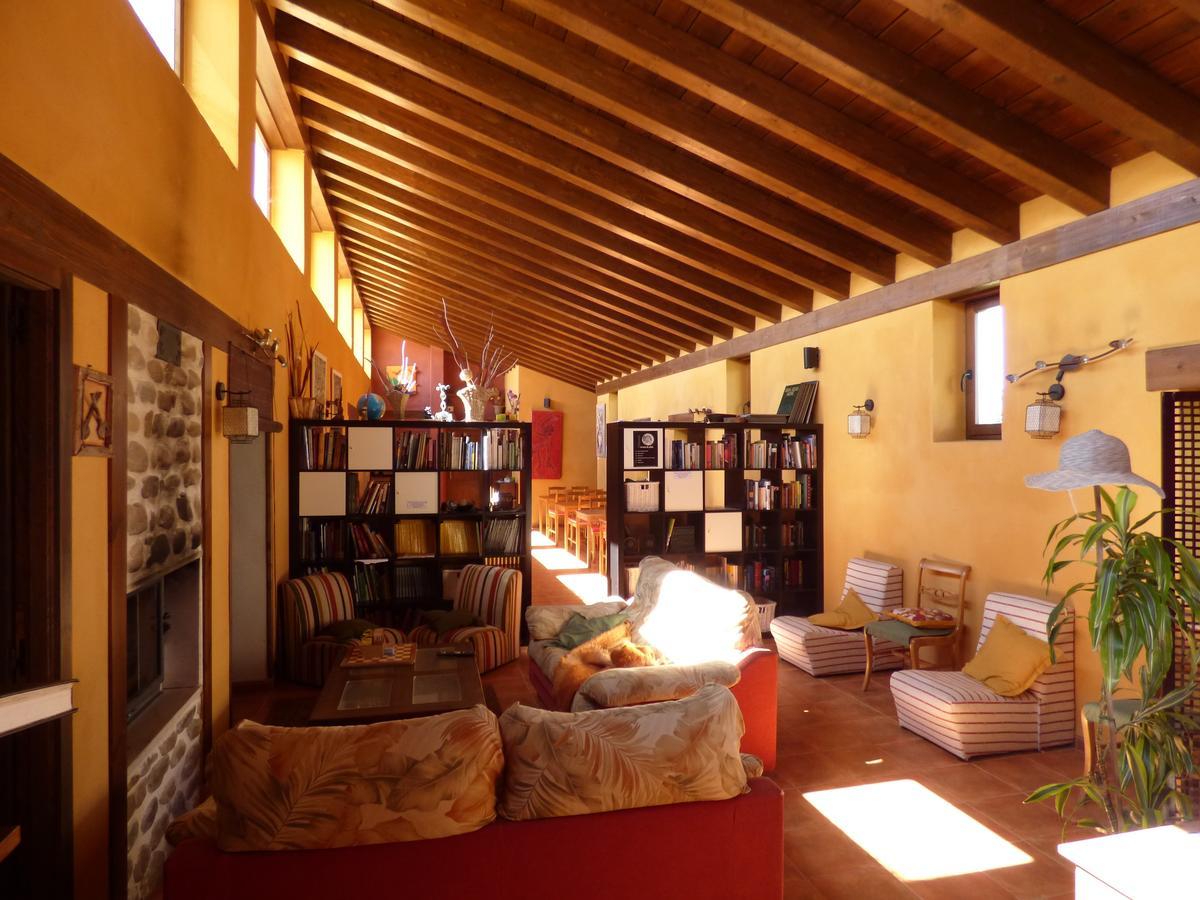 Hotel Albergue Bioclimatico Sabinares Del Arlanza Puentedura Exterior photo