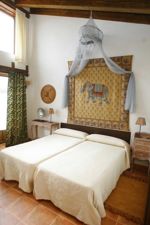 Hotel Albergue Bioclimatico Sabinares Del Arlanza Puentedura Room photo