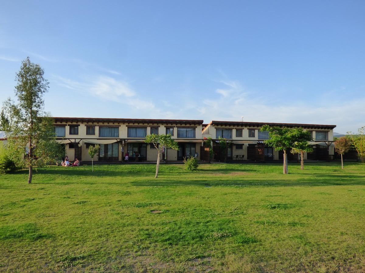 Hotel Albergue Bioclimatico Sabinares Del Arlanza Puentedura Exterior photo
